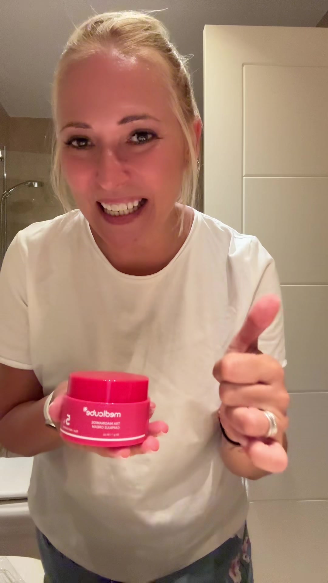 Si vous avez des taches, de l'acné ou le teint terne, regardez ceci… TikTok video
