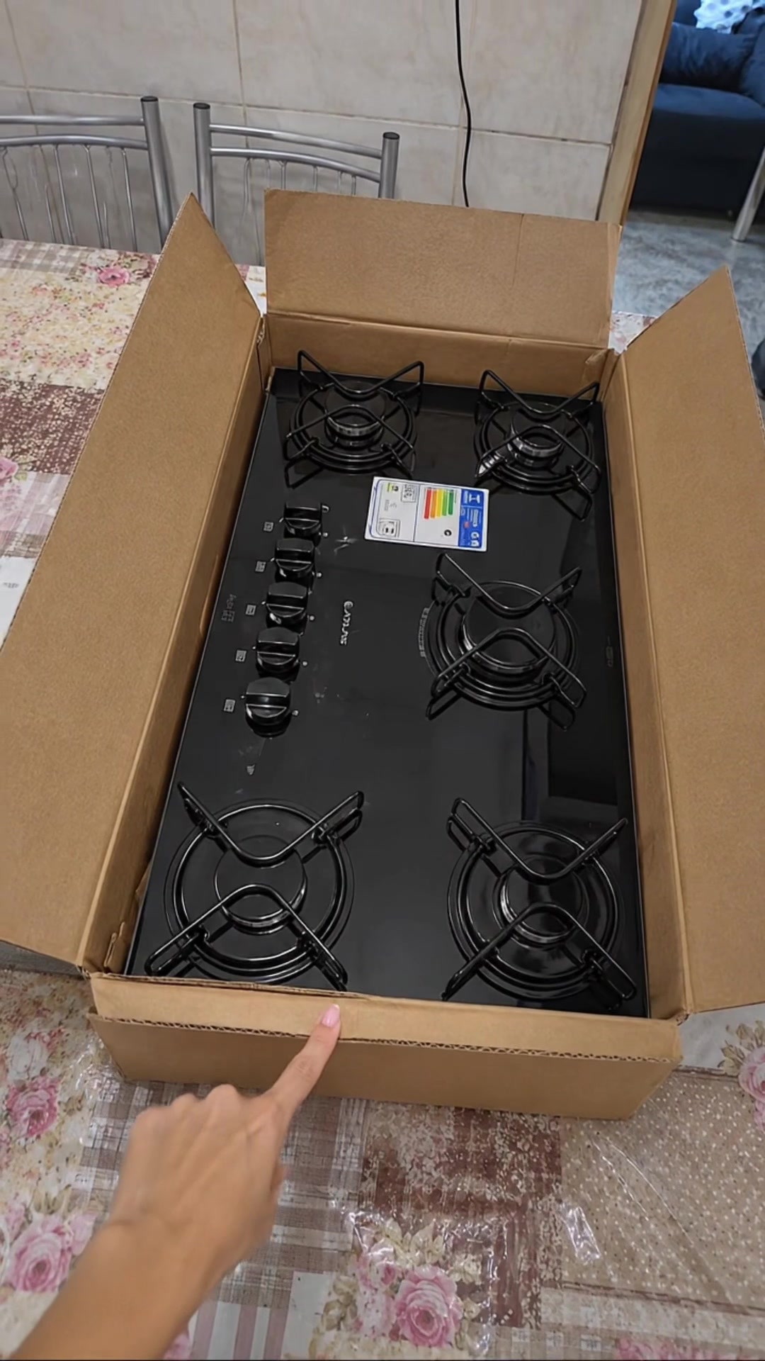 Guys, the cooktop I bought here on TikTok Shop just arrived, look at this. TikTok video