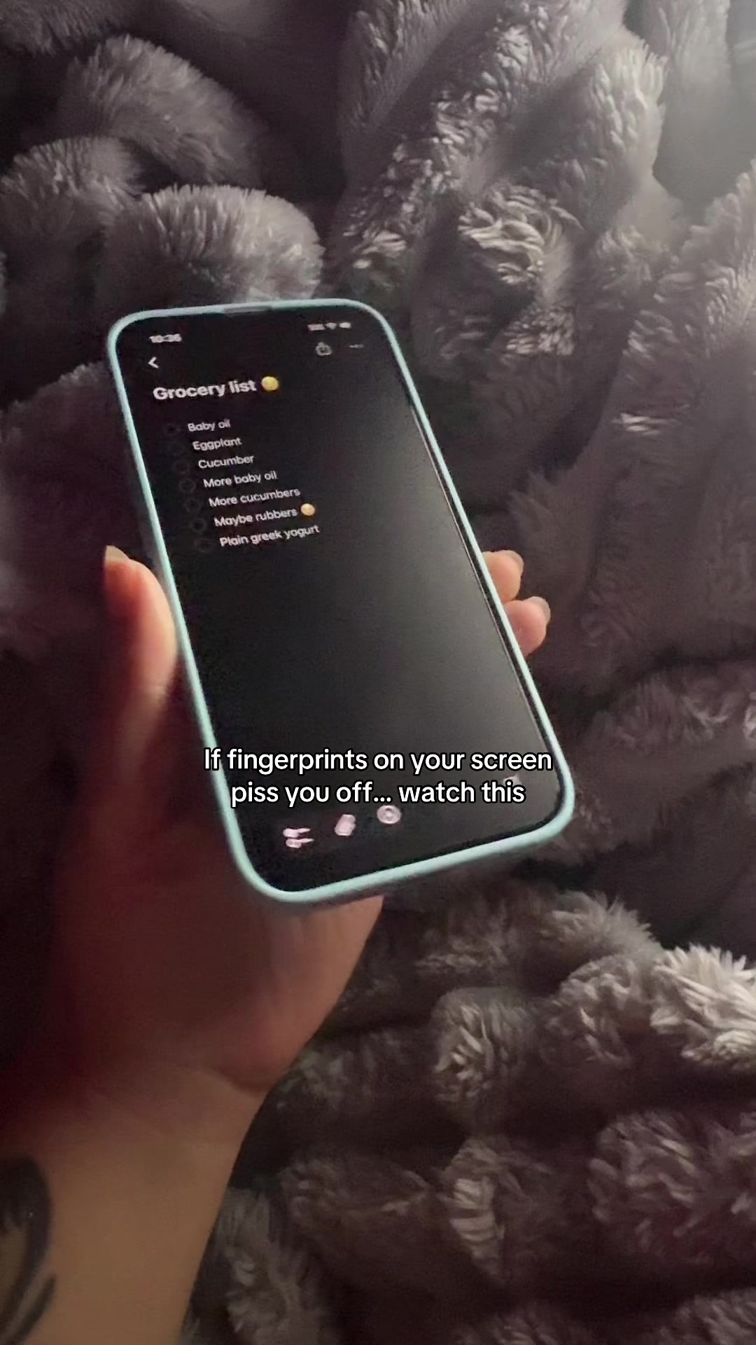화면의 지문 자국 때문에 짜증 난다면… TikTok video