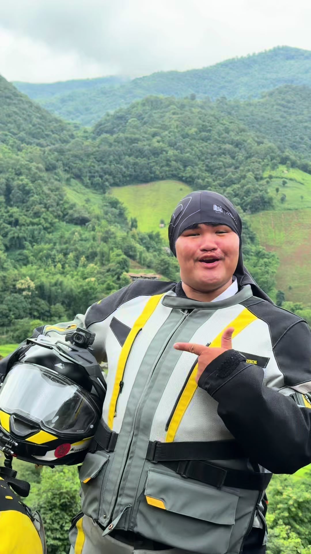 With this view, let me tell you, this is MUFO V11S Pro, it's amazing. TikTok video