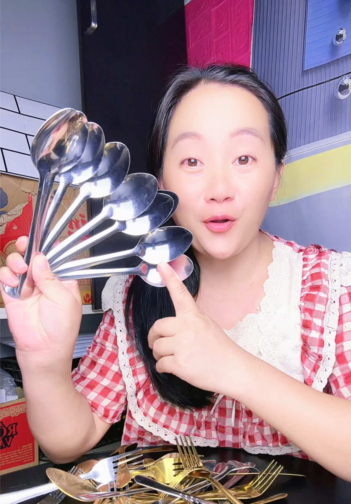 Oh, I have a huge pile of tableware at home that can't all fit, the tableware shown… TikTok video
