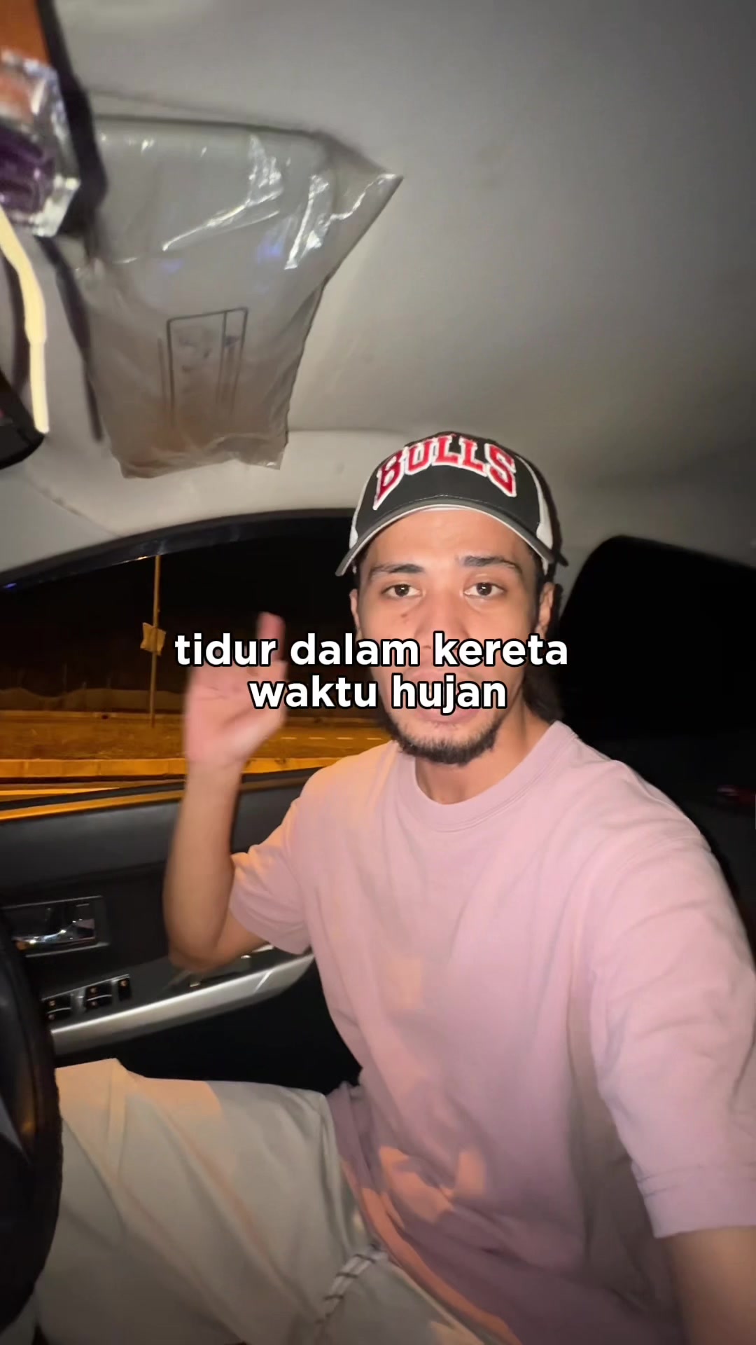 雨の日に車中泊 TikTok video