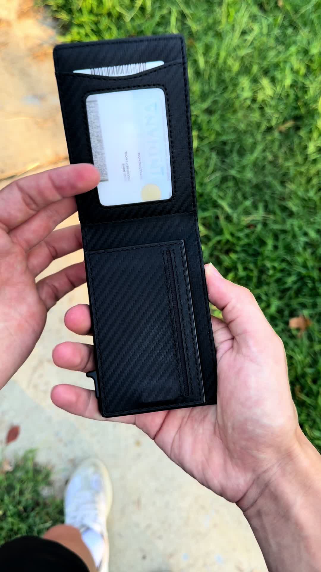 This is my new favorite wallet. TikTok video