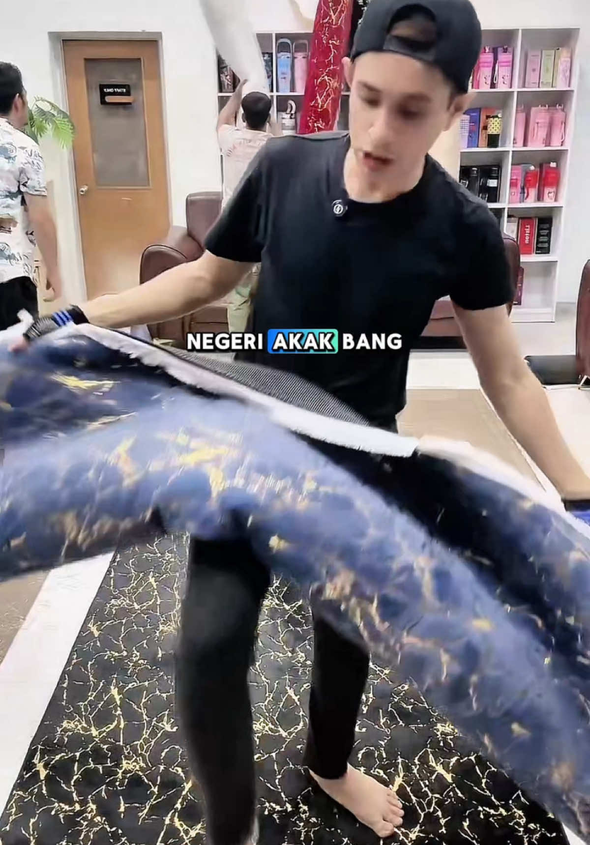 NEGE RI A KAK BANG, WAIT A MOMENT I, SHOW THIS ONE, BLUE MARBLE, ME BRO, SIS BRO… TikTok video