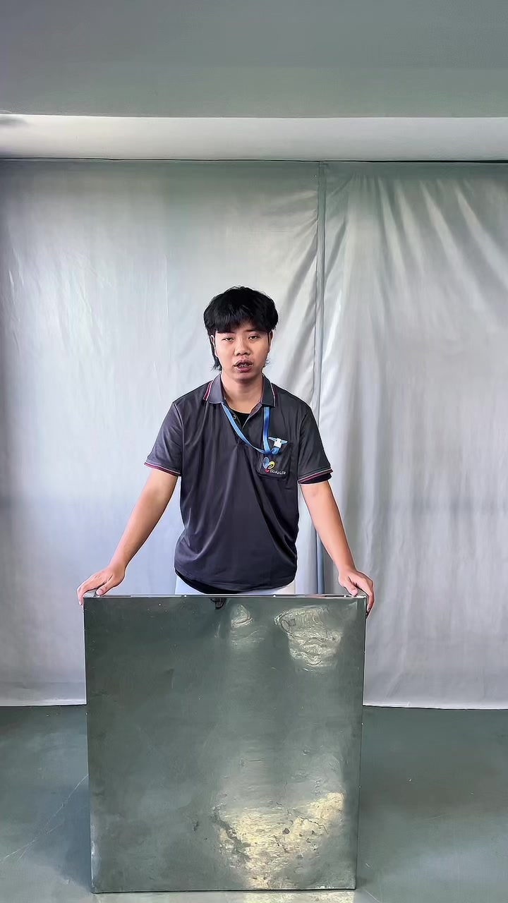 Hello dear customers, today I will introduce this glossy table to you, showing what… TikTok video