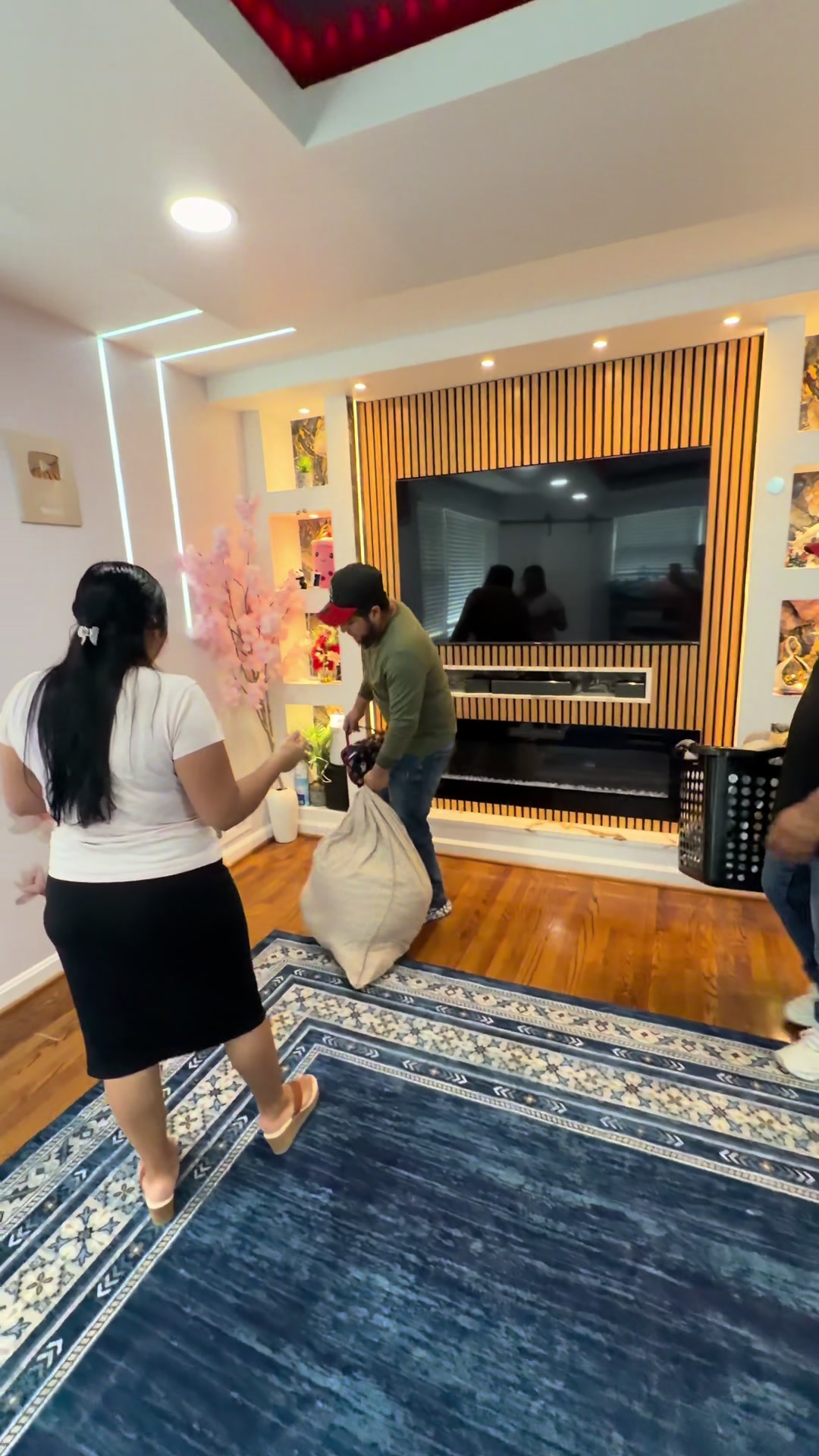 Are you the ones who are going to rent the living room, right? TikTok video