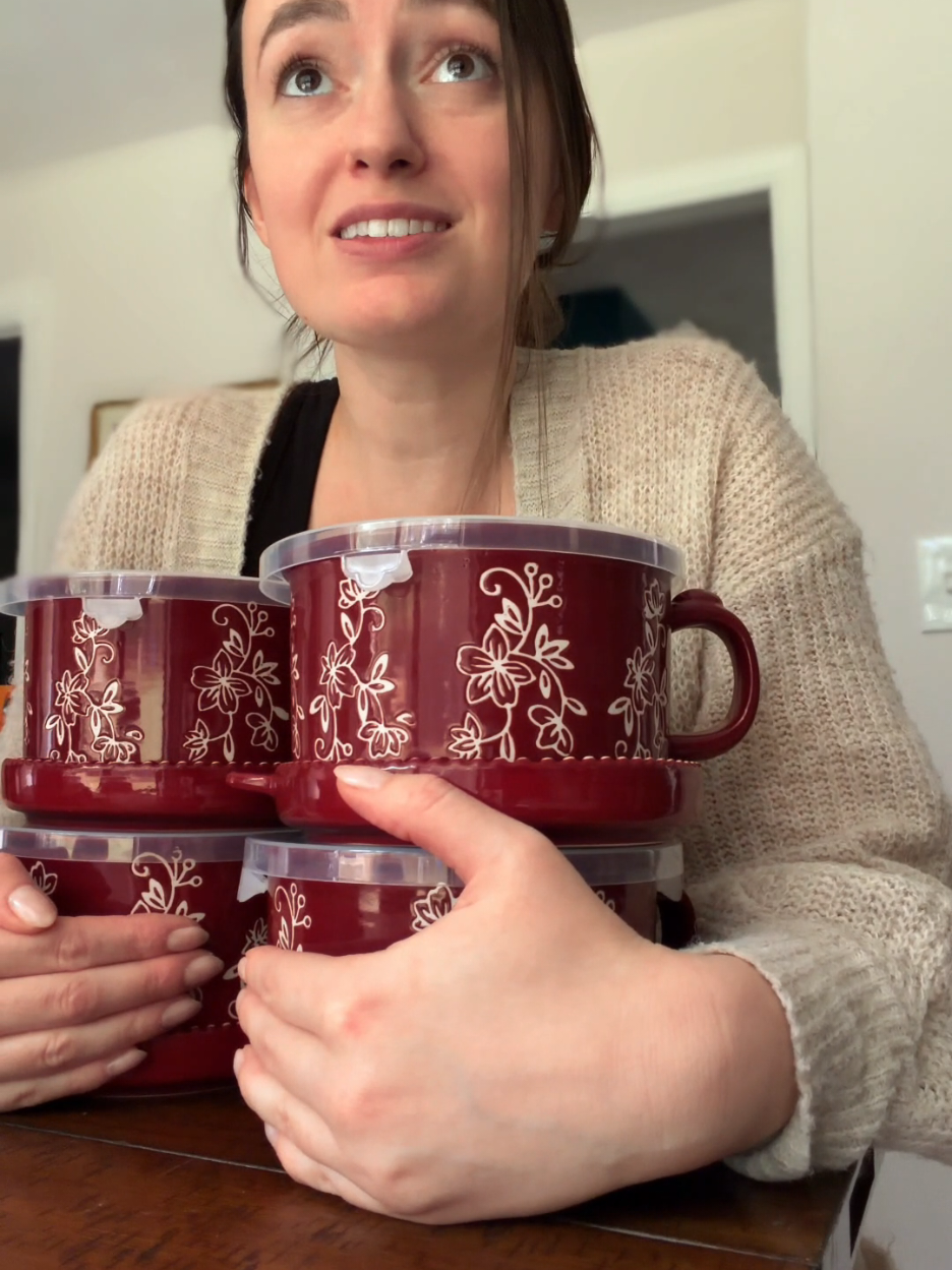 They told me these hold twenty five ounces and they come with this little tray so I… TikTok video