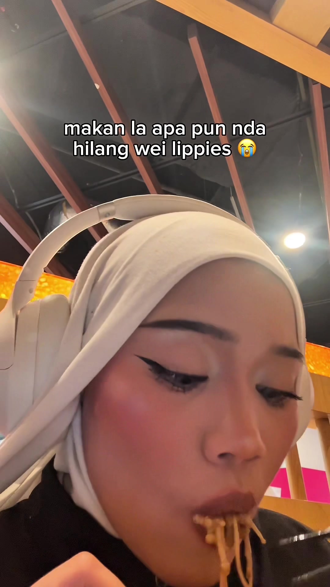 No matter what you eat, the lip tint won't fade 😭 TikTok video