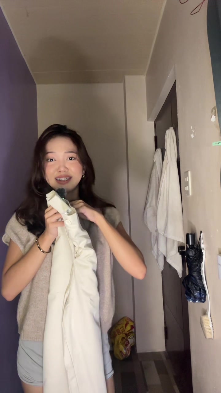 I thought this pair of pants came with a belt as shown in the picture, but it turns… TikTok video