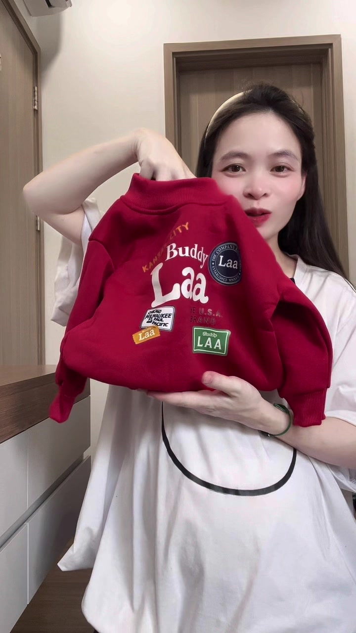 This children's fleece sweatshirt looks pricey, but it's actually very affordable,… TikTok video
