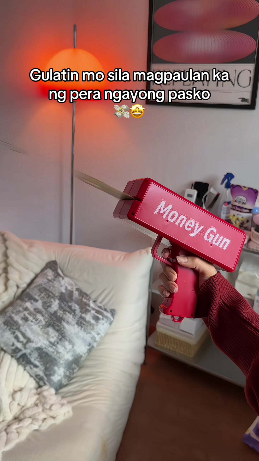 Giáng sinh này, hãy làm mọi người bất ngờ bằng cơn mưa tiền 💸😆 TikTok video