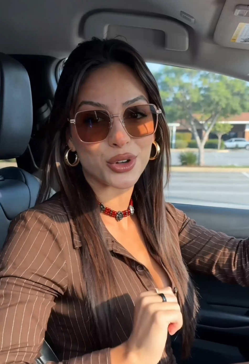 太阳这么刺眼，眼镜这么好看，你为什么还戴着它？ TikTok video