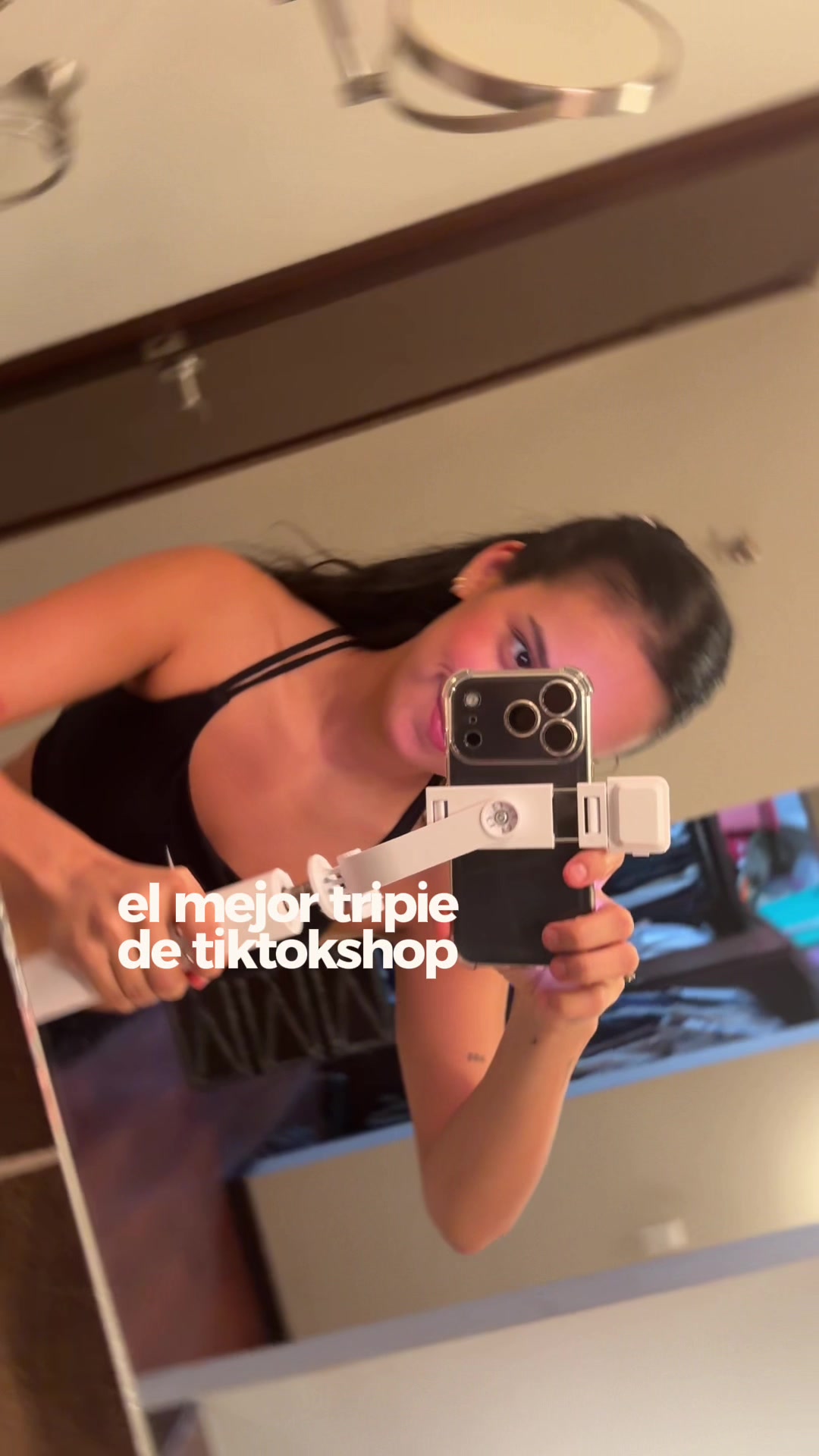 这个三脚架太实用了，还自带补光灯 TikTok video