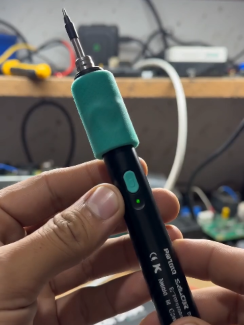 Don't spend more on those corded soldering irons, check this out, no wires at all,… TikTok video
