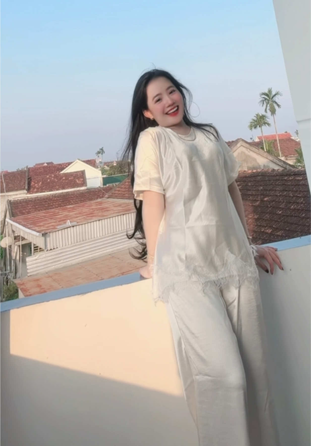 Over 40, wearing this set naturally makes me feel more in love with life. TikTok video