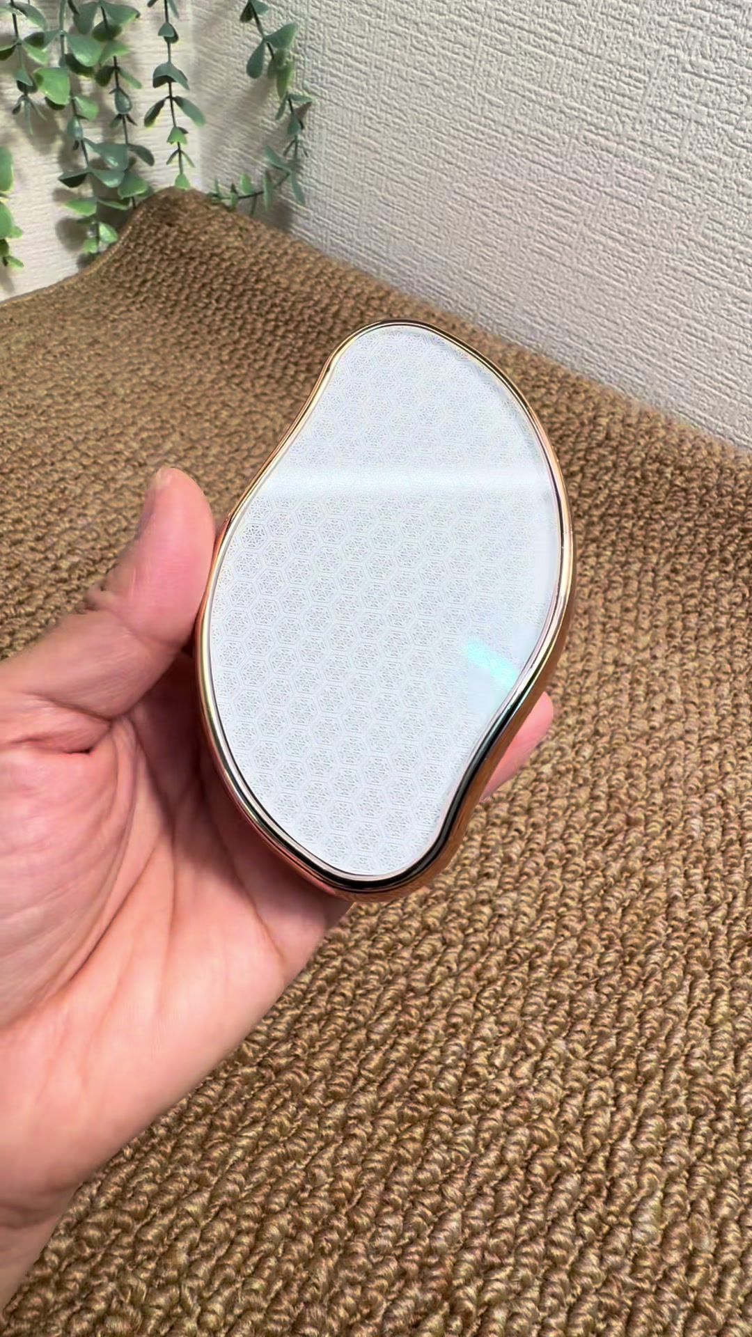 [dadawoca] Nano Glass Hair Removal Care (Gold) JPY 4000 → JPY 1 TikTok video