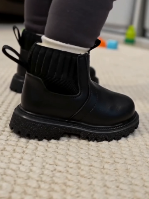 The winter boots I bought for her feel nice and warm inside. TikTok video