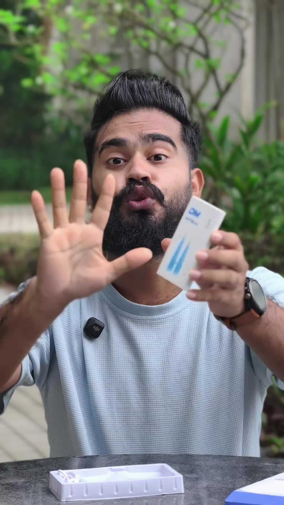This portable pocket WiFi uses an eSIM system without a physical SIM card. TikTok video