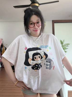 I'm totally obsessed with this T-shirt, girls. TikTok video