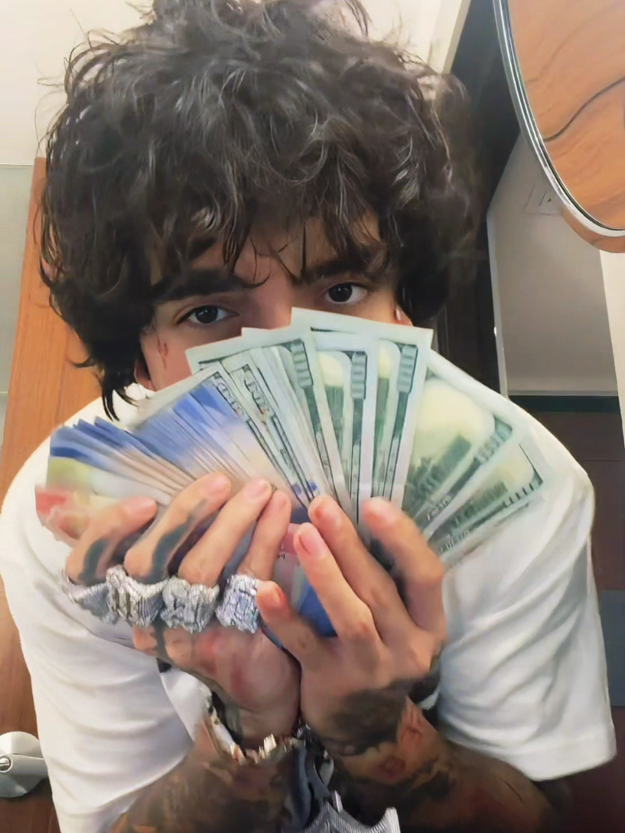 WHY YOU SHOULD BUY THESE AWESOME CHAINS TikTok video