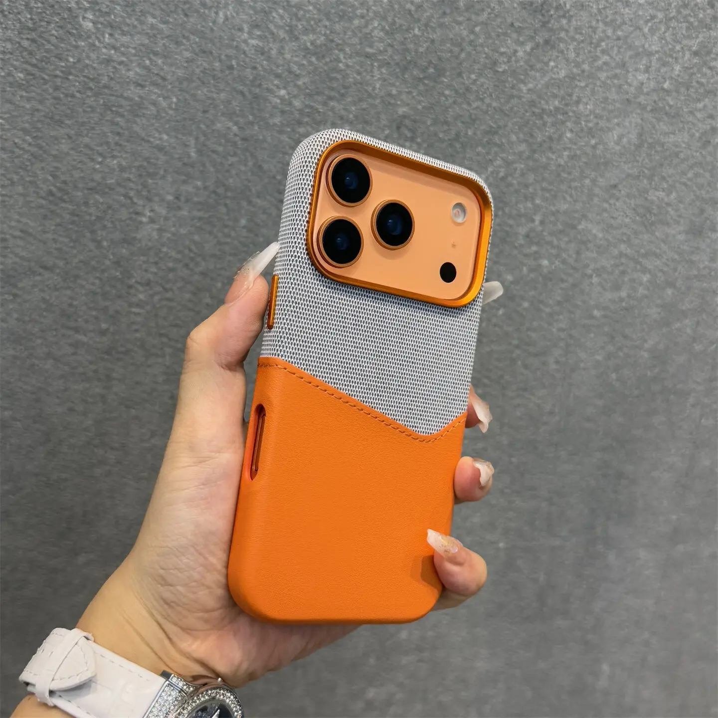 Étui portefeuille magnétique haut de gamme pour iPhone 12/13/14/15/16/17 — cuir orange bicolore antichoc, porte-cartes fin et recharge sans fil