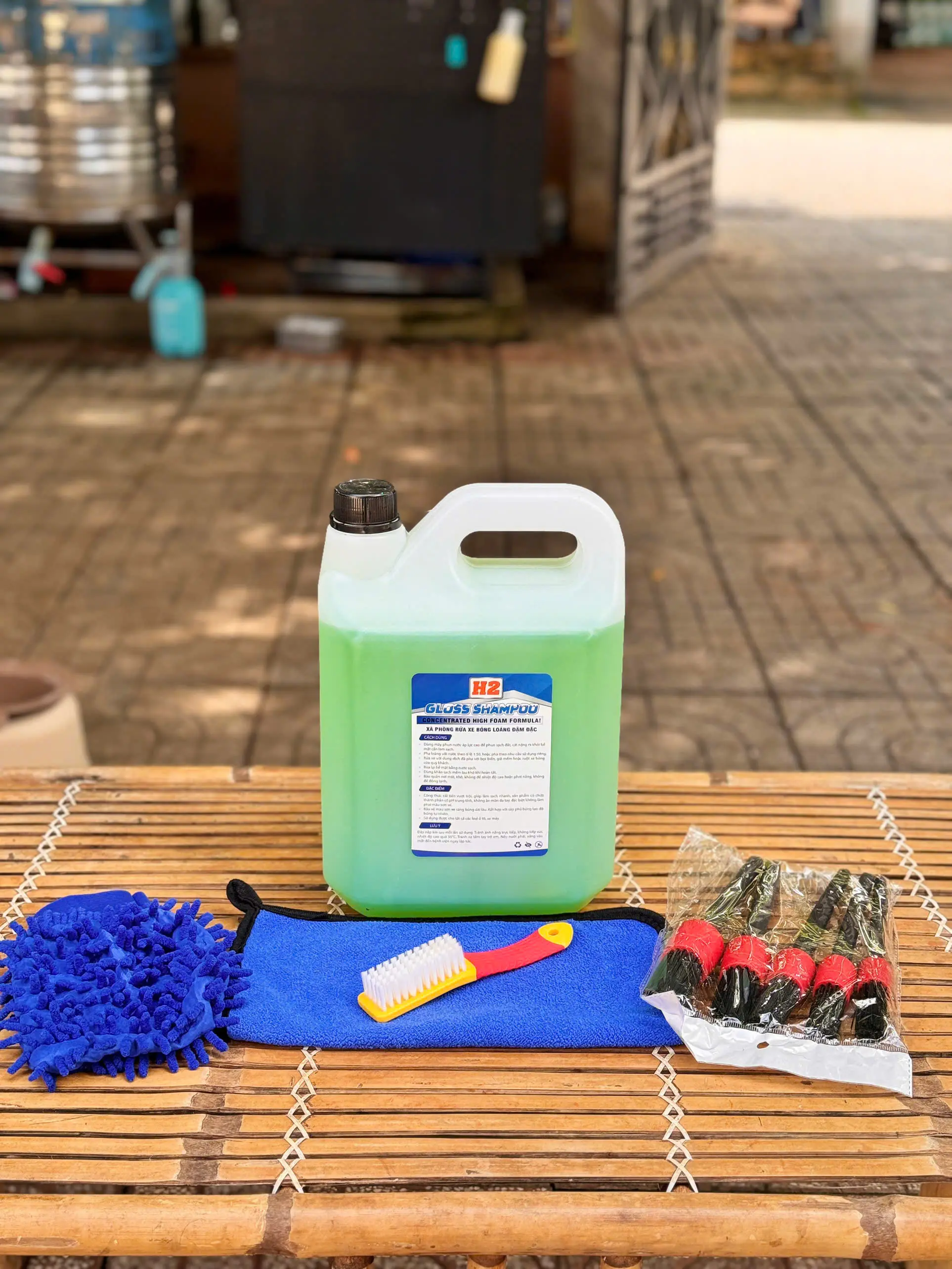 Xà bông rửa xe H2 can 5L