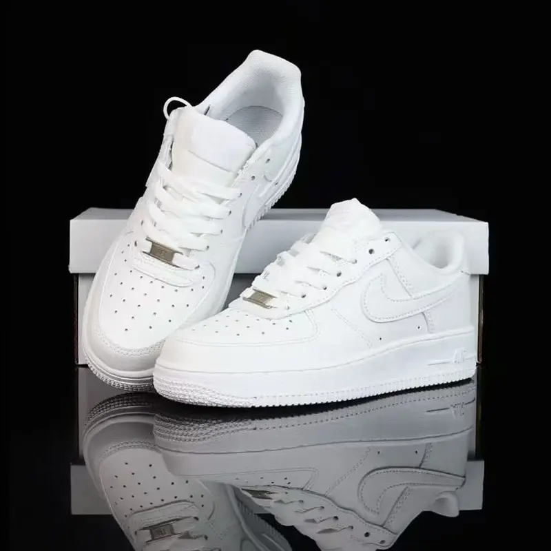 중고·미사용 Nike Air Force 1'07 로우탑 스니커즈 화이트 클래식 남녀공용 가죽 캐주얼화