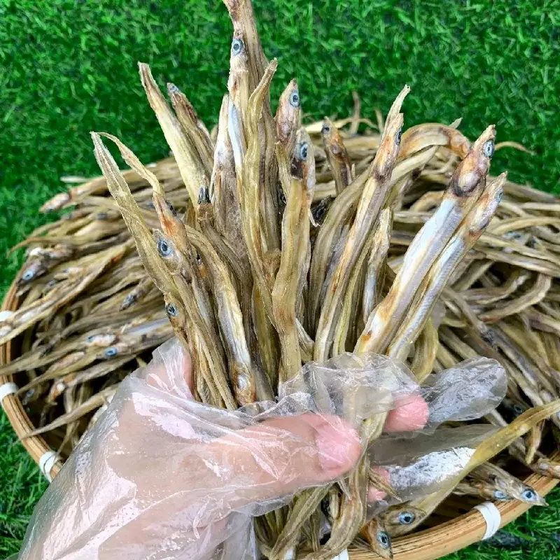 Khô cá sụn sịn trứng khoảng 40% hoặc lìm kìm biển trứng, trứng 40% khô phơi lạt, ăn cùng mắm me