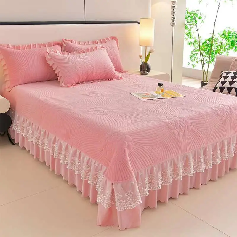 Parure de lit 4 saisons en tissu matelassé haut de gamme avec drap-housse, couvre-lit et 2 taies à dentelle et volants, toutes tailles