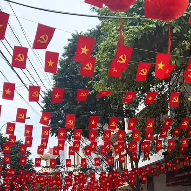 Rangkaian Bendera 10 m Isi 20, Bendera Kibaran, Bendera Nasional dan Bendera Segitiga Harga Pabrik