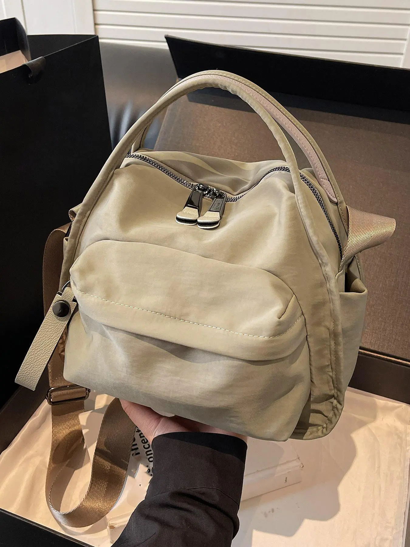 Bolso de hombro elegante para mujer en color sólido, bolso bandolera con cremallera a la moda para uso diario, diseño sencillo en color sólido, estilo casual y versátil, bolso de alta calidad para el trabajo/desplazamientos.