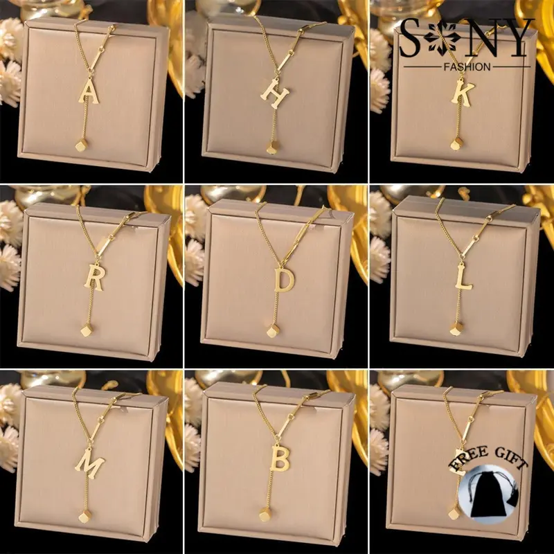 Collier femme en acier titane avec pendentif carré et lettre au choix parmi 26, finition qui ne ternit pas, chaîne ras-de-cou au style épuré