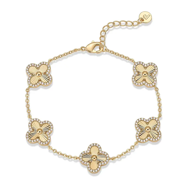 Bracelet trèfle à quatre feuilles PAVOI pour femme, plaqué or 14 carats, avec oxydes de zirconium — bijou porte-bonheur hypoallergénique, tendance et facile à superposer