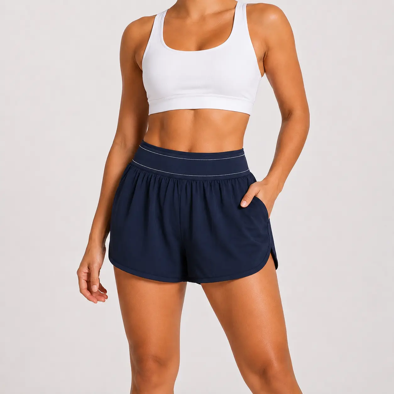 Short de sport taille haute pour femme, coupe fluide et large ceinture, short léger pour yoga, entraînement, tennis, salle de sport et tenue décontractée
