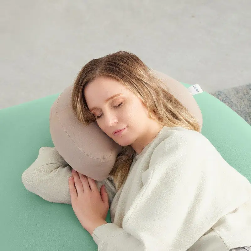 Yogibo Moon Pillow（ ヨギボー ムーンピロー ） 三日月のゆるやかなカーブがあなたにフィット 【 ビーズクッション ゲーミングクッション ウエストクッション ネックピロー 足枕 座布団 まくら 快眠 安眠 肩こり うつ伏せ 授乳 抱き枕 】