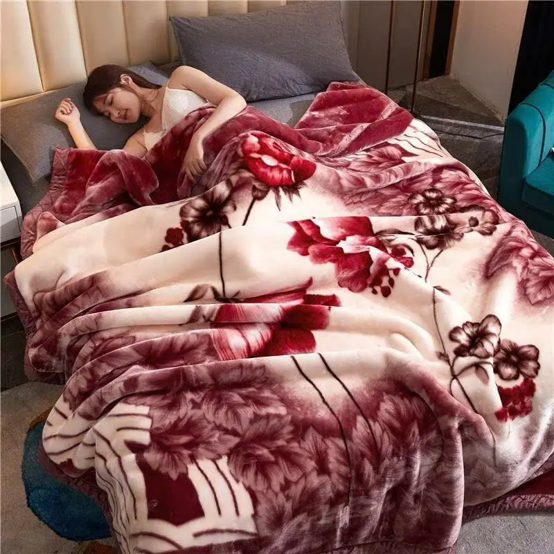 1.7 kg Double-Layer Plush Blanket, Thick and Soft, 1.6 × 2 m
