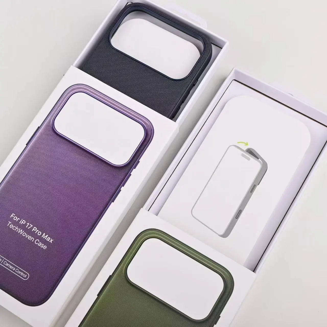 iPhone 17 Pro Max／16 Air／15 Pro／14／13／12／11対応 全面保護メタルケース｜耐衝撃・MagSafe内蔵・マグネット式カードケース付き・TPU＋公式ファブリック