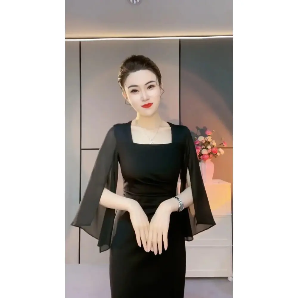 FADFAD Gaun wanita elegan dengan model ramping dan kerah persegi