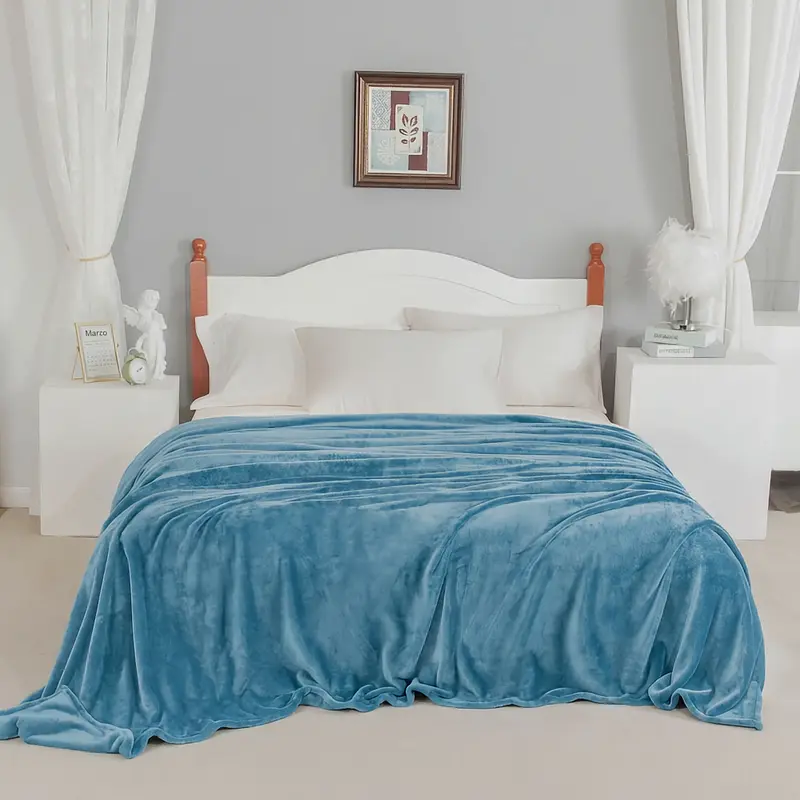 Plain Seamless Double-Size Blanket, 180cm × 210cm, Available in Different Colors