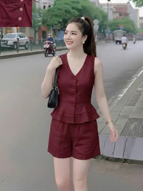 Bảo Nhinh Store Women's Sleeveless Top and Shorts Set in Breathable Fabric, Fitted Waist, Clearance