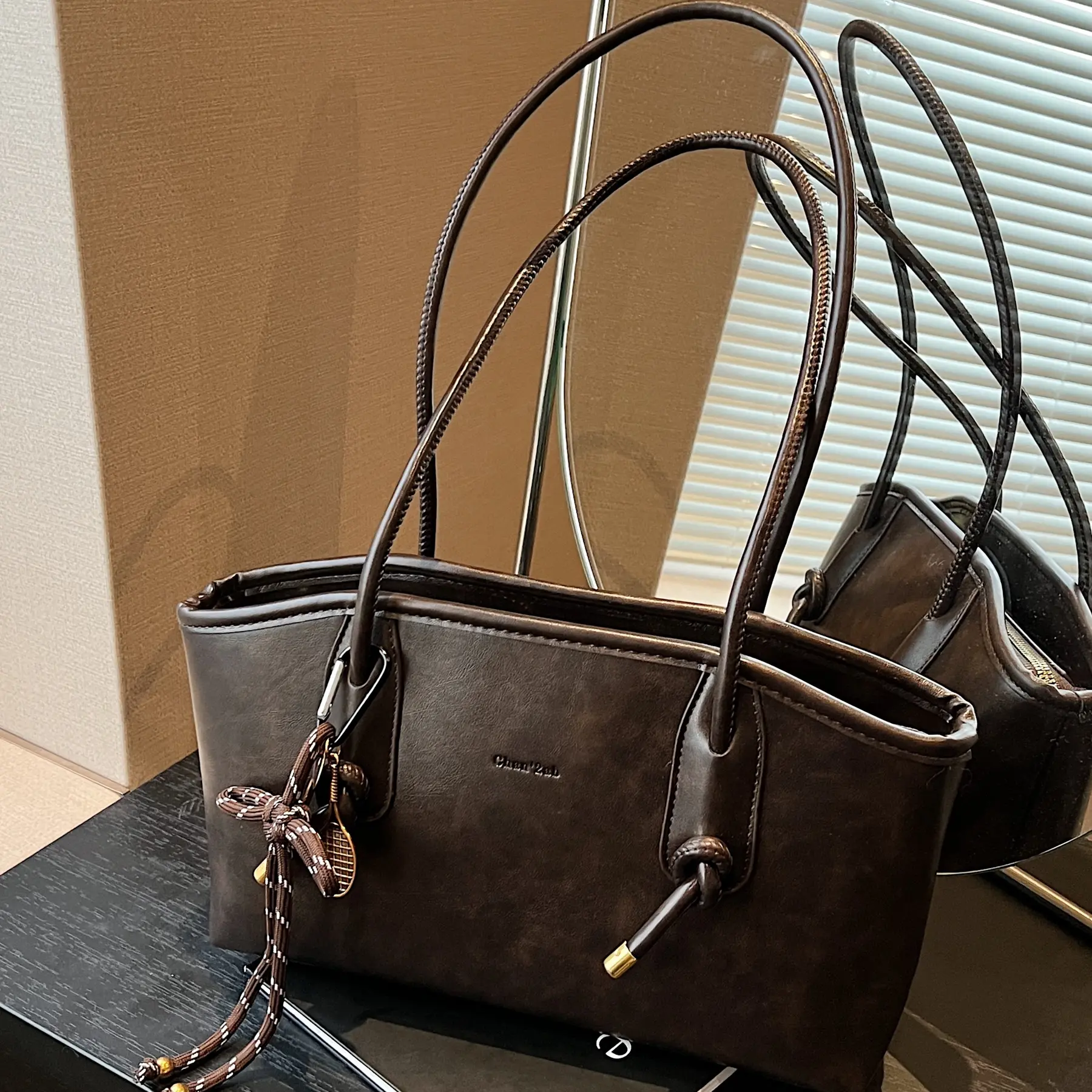 Women's Elegant Solid-Color Shoulder Bag, Large-Capacity Crossbody and Handheld Bag for Daily Commuting